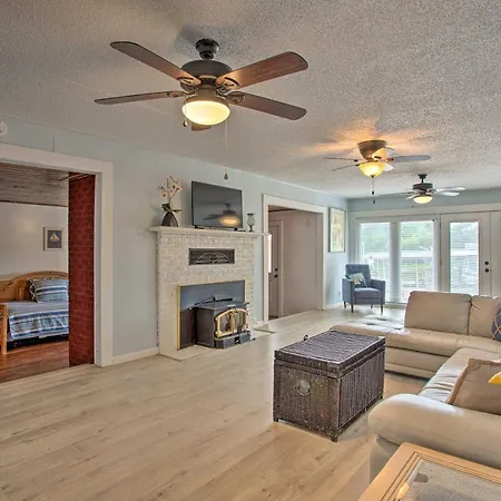 Possum Kingdom Lakefront Home With Patio And Dock!